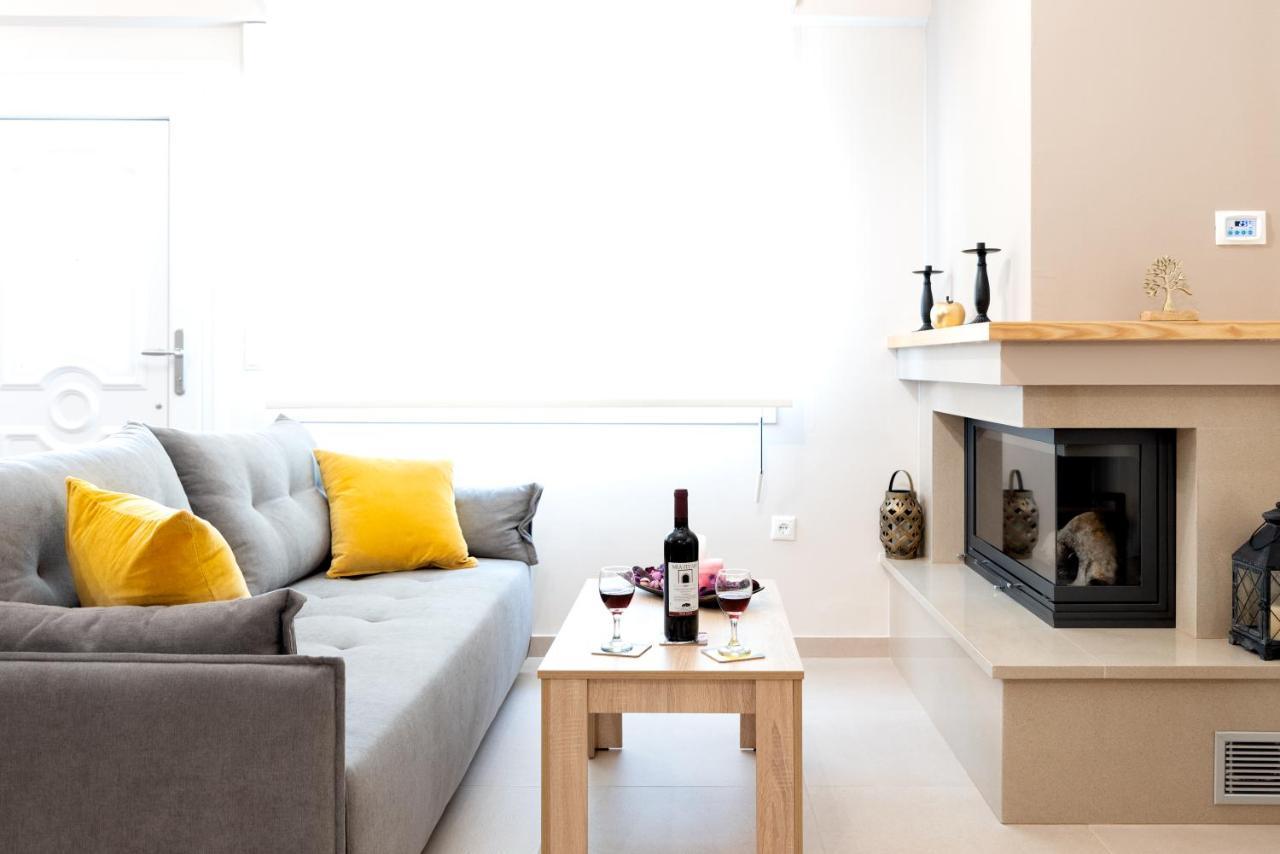 Afroditi'S Delux Apartment Монемвасія Екстер'єр фото